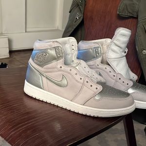 Jordan 1 silver 9 and a half great shoes